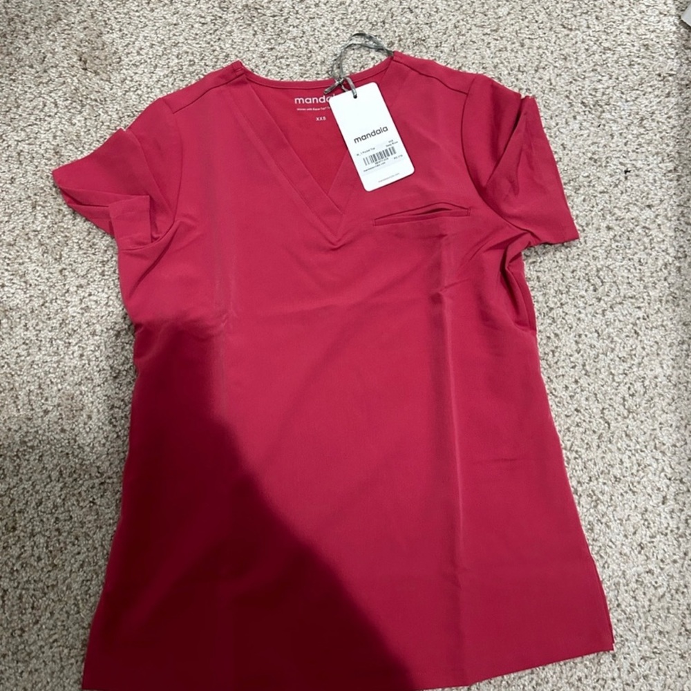 Mandala XXS Scrub Set in deep rose! Only wore a few times! No flaws :)